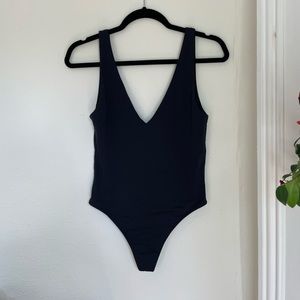 Aritzia Babaton V-neck Bodysuit